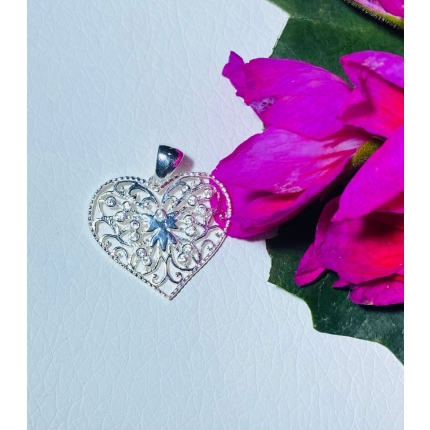 Dije de corazon con mariposa