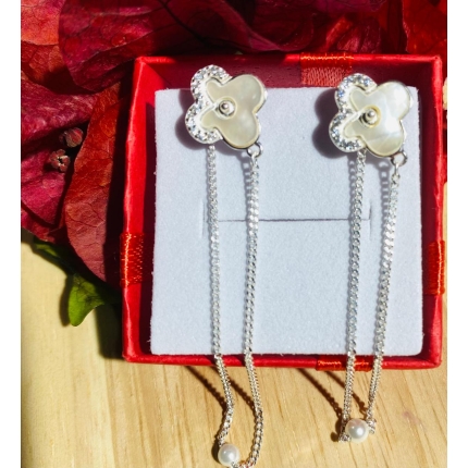 ARETES LARGOS VANCLEEF COLOR BLANCO