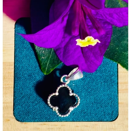 DIJE VANCLEEF COLOR NEGRO